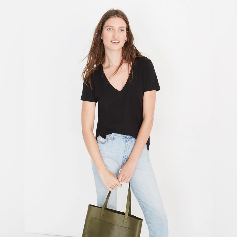 Madewell Whisper Cotton V-Neck Pocket Tee in True Black (XS)